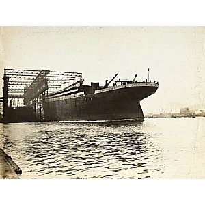 Titanic Under Construction Image