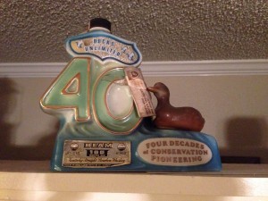 1977 Jim Beam 40th DUCKS UNLIMITED 4 Decades of Conservation Liquor Decanter