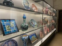 Display of William De Morgan pottery at the Ashmolean Museum
