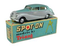 A BOXED TRI-ANG SPOT-ON ROLLS-ROYCE SILVER WRAITH No 103