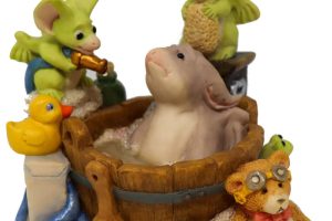 Pocket Dragons Bathing the Gargoyle