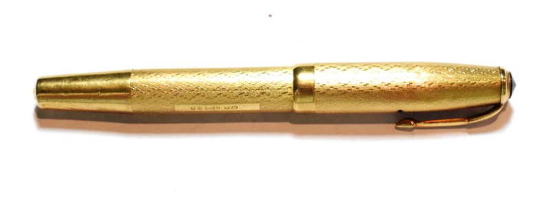 A 9 carat gold Parker Vacumatic fountain pen