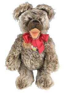 A Steiff Limited Edition Zotty1953 replica growling bear